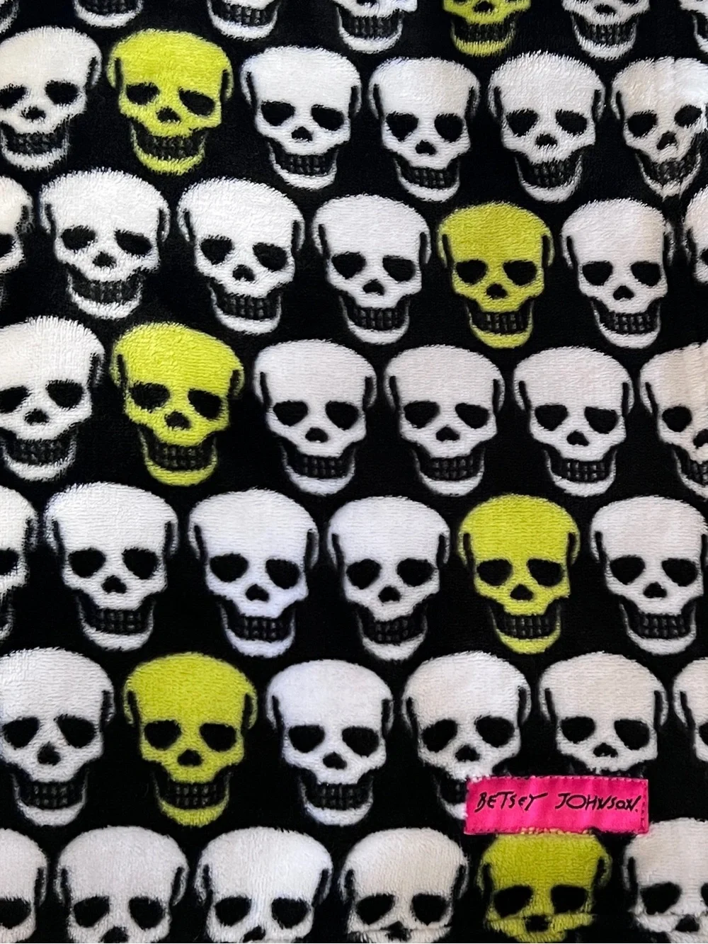 Betsey Johnson Halloween White Yellow Skulls Black Fleece Throw Blanket 50x70
